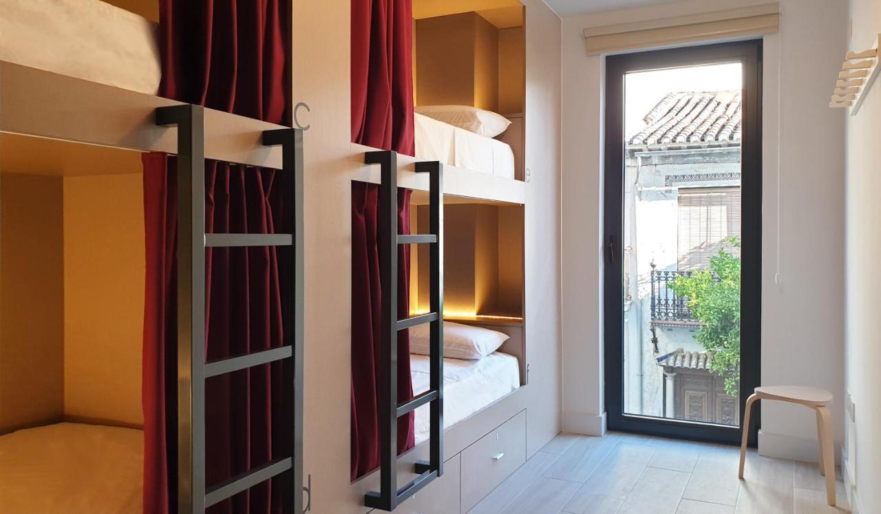 Broz Hostel Granada Exteriör bild