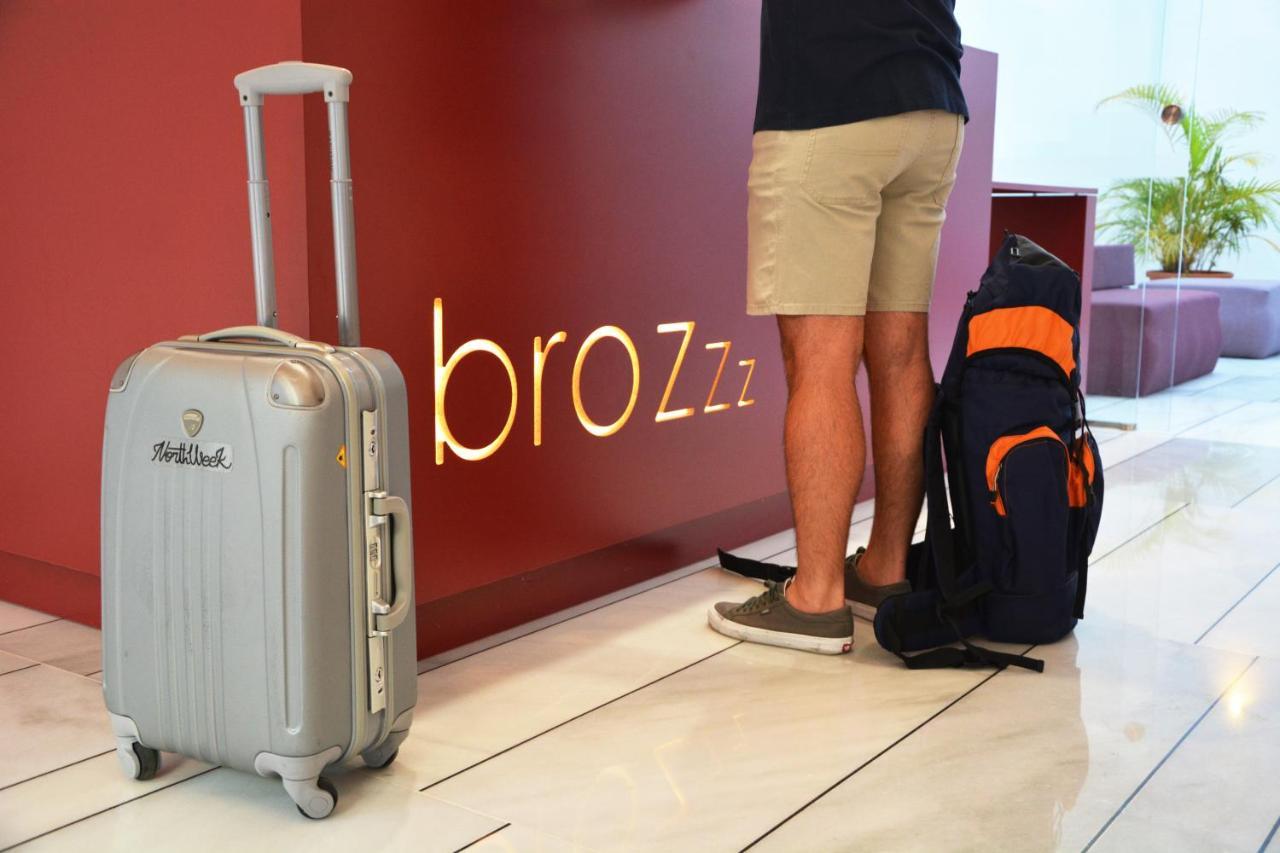 Broz Hostel Granada Exteriör bild