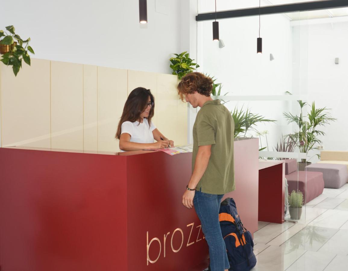 Broz Hostel Granada Exteriör bild