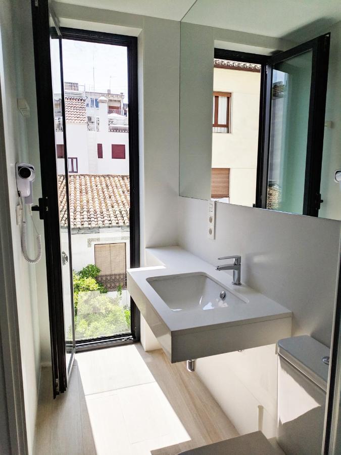 Broz Hostel Granada Exteriör bild